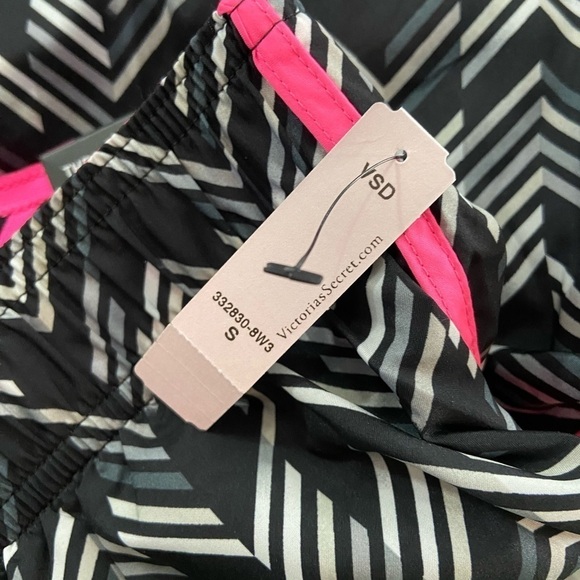 NWT Victoria’s Secret Sport The Player Run Short - Picture 9 of 11